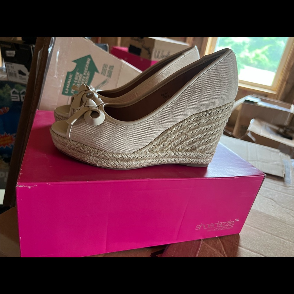 Shoedazzle Beth size 6